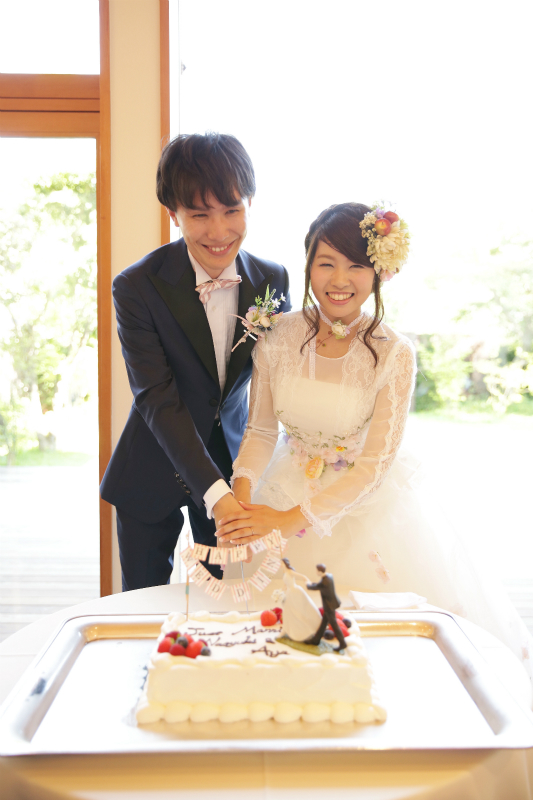 9月に長野県の石の教会で挙式されたN様ご夫妻です。